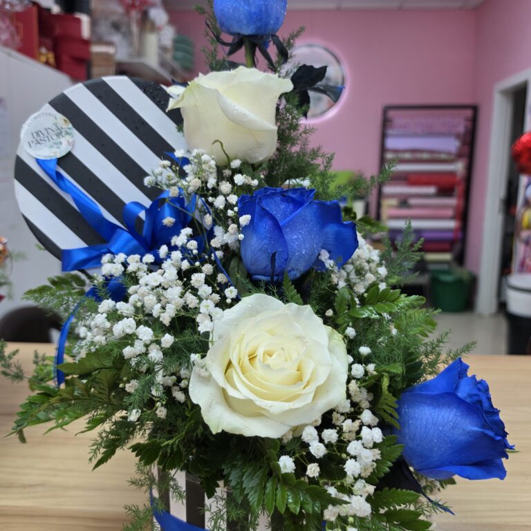 CAJA ROSAS AZUL Y BLANCA
